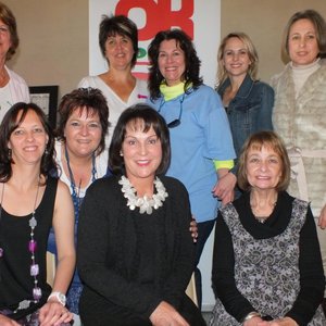 Voor vlnr is Jackie Lombaard, Lizette Janse van Rensburg, Petra van Rensburg en Corra Helberg. Agter vlnr is Lanita Marais, Minette Maree, Madelein Swart, Alida Calitz en Annemien van der Merwe.
